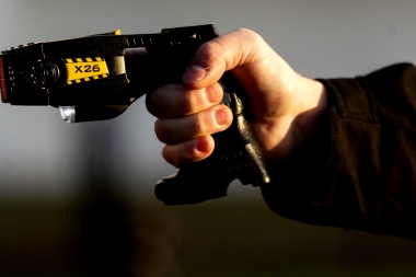 Tras el asesinato del policía en Palermo: Massa y Berni respaldaron el uso de Taser