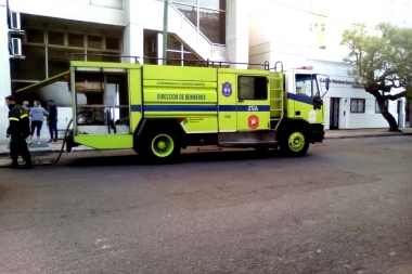 Gran susto por incendio en la sucursal del Banco Provincia de 13 y 48 en La Plata