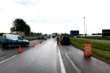 Control vehicular en la Ruta 2 para evitar picadas y verificar documentación para circular