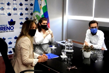 Malena Galmarini, Simone y Mariel Fernández habilitaron obra cloacal en Moreno