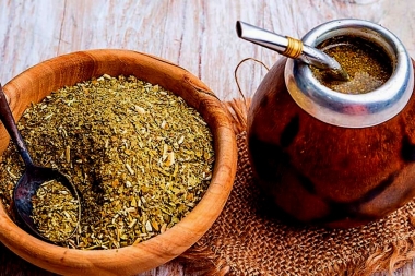 Yerba mate con más calidad: el Gobierno limitó la cantidad de palo y polvo en los paquetes