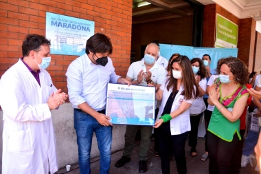 Homenaje a Diego Armando Maradona en el hospital Evita de Lanús que lo vio nacer