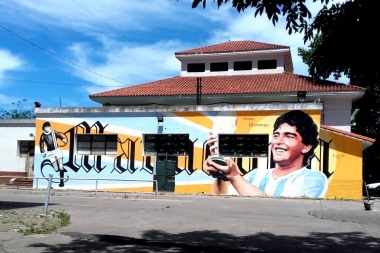 Homenaje a Maradona: se descubrirá una gigantografía en el hospital Evita de Lanús, donde nació
