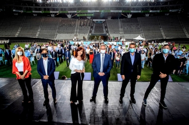Kicillof, Alberto, Cristina y Magario cerraron el año desde el Estadio Único de La Plata