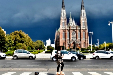 Lluvias, viento y días nublados: cómo seguirá el clima en la semana