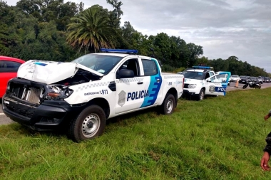 Mirá el video del insólito choque en cadena en Ruta 2: colisionaron más de seis patrulleros