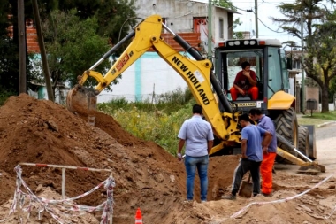 Se concretaron obras para hacer llegar agua y cloacas a los hogares de Pergamino