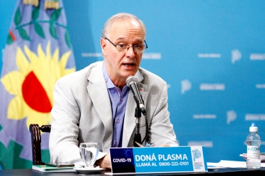 Gollan confirmó que la Provincia analiza aplicar una sola dosis de las vacunas como nueva estrategia