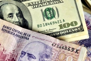 Economistas piden que el Gobierno “acumule reservas para enfrentar las presiones devaluatorias”