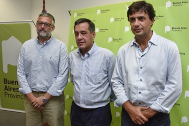 Ministros de Vidal vuelven a pedir a los docentes “diálogo” y vuelven a calificar al paro como “político"