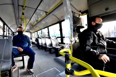 Piden más frecuencias en transporte público y ampliar permiso de circulación de trabajadores