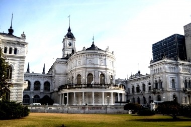 Por aumento de casos en La Plata reclaman a Garro “una agenda concreta de acciones”