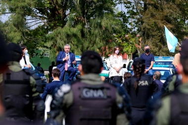 Alberto anunció la incorporación de mil gendarmes al AMBA para hacer cumplir las restricciones