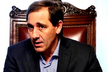 Garro descolocado: se enteró por Twitter que la cepa Manaos circula con fuerza en La Plata