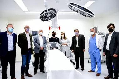 Kicillof y Gollan inauguraron nuevas instalaciones en el hospital Oñativia en Rafael Castillo