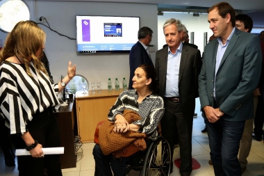 Michetti y Garro inauguraron "Punto Digital" para la inclusión tecnológica en La Plata