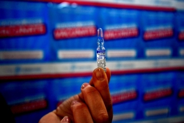 En la Provincia analizan vacunar a menores de 40 años antes de fin de mes