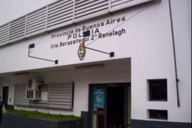Berazategui: un ex comisario quedó detenido por balear a su hijo en el cuello