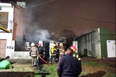 Padre e hijo murieron en un incendio en su propia casa en La Plata