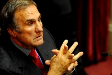 Falleció a los 79 años el senador y exgobernador Carlos Reutemann