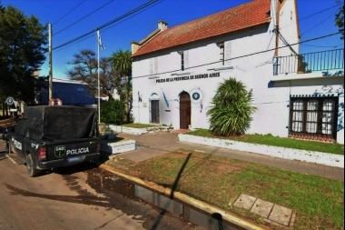 Maniataron a una madre y su hija durante una entradera en La Plata
