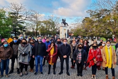 Junto a legisladores, Amendolaggine presentó su lista de concejales por Berazategui