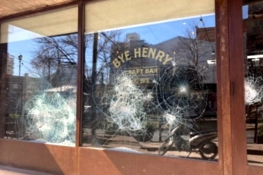 Una pelea en Bye Henry de La Plata terminó a los sillazos y con vidrios rotos