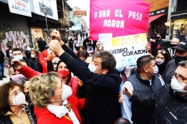 Manes ante una multitud en Morón: “Nosotros vamos a transformar Argentina”