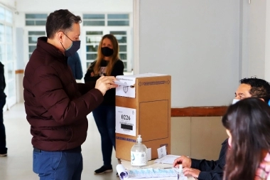 Votó Gray: “Es una jornada importante para fortalecer nuestra democracia”