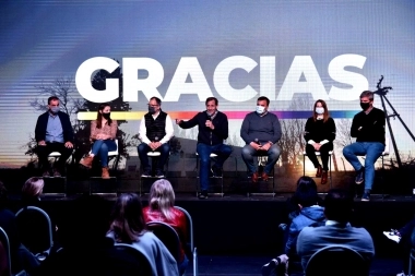 Garro y los candidatos de Juntos celebraron el triunfo en La Plata