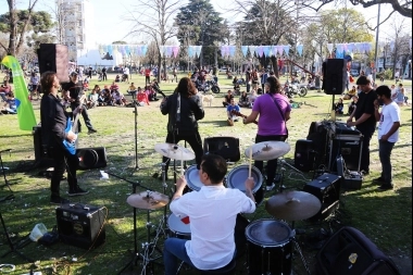 Fin de semana: variedad de artistas musicales en las plazas de La Plata