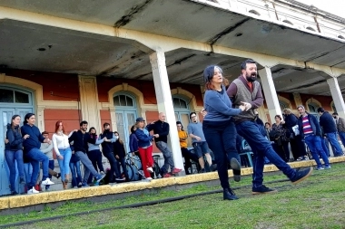 Teatro, circo y clases de swing el finde largo en Meridiano V