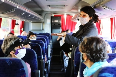 El bus Buenos Aires-La Plata debutó este fin de semana largo
