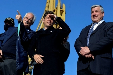 Kicillof y Taiana pusieron en marcha un barco fabricado por el Astillero Río Santiago