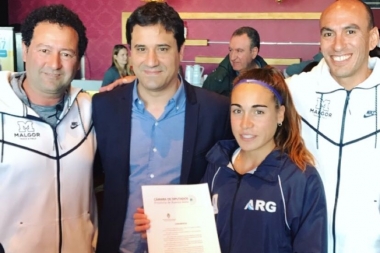 Diputado de Cambiemos entregó reconocimiento a la atleta olímpica Belén Casetta