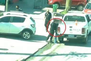 Video: se dirigían a robar un comercio armados pero los interceptó la policía