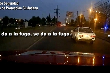 Video: persecución y detención de un sujeto que  un vehículo en El Talar
