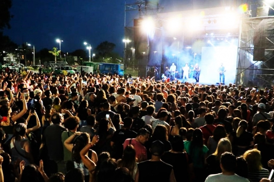 La Bersuit tocó en el festival “Orgullo Sarandí”