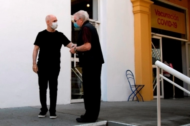 Larreta visitó el vacunatorio del Centro Cultural Recoleta