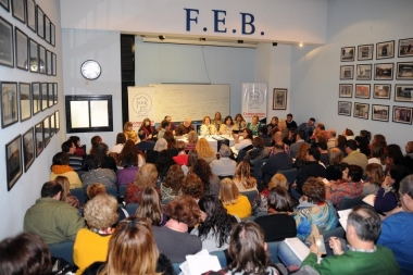 Docentes de la FEB alertan que Vidal quiere una "Reforma Educativa sin consultar"