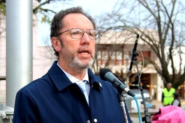 Presionado por la oposición, Torchio renunció a la intendencia para asumir como senador