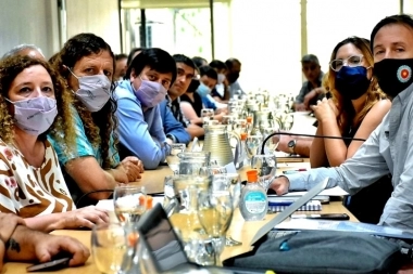 Tras los reclamos, estatales bonaerenses cerraron el año con paritaria del 54%