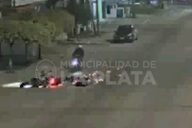 Video: tres motos corrían una picada y se prendieron fuego