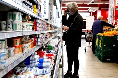 Con una inflación del 2,5% en noviembre, la suba interanual supera el 45%