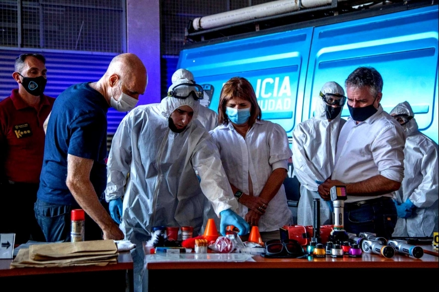 Larreta y Patricia Bullrich visitaron la Superintendencia de la Policía Científica