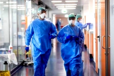 En Provincia, el personal de salud no deberá hacer aislamiento si es contacto estrecho