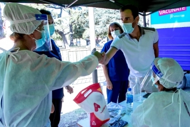 Petrecca felicitó al personal de salud de las postas de testeo de Junín