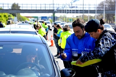 La Plata: secuestraron vehículos que transportaban pasajeros ilegalmente