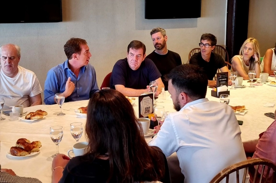 Santilli y Montenegro reunieron a dirigentes del Pro de la Quinta Sección