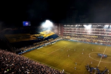 Represión con gases y balas de goma a hinchas de Boca en la final en La Plata